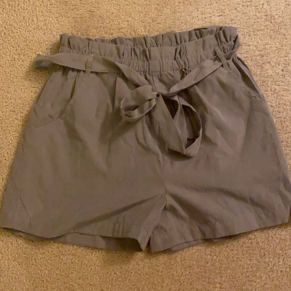 Glam size medium khaki paper bag shorts